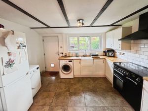 Kitchen- click for photo gallery